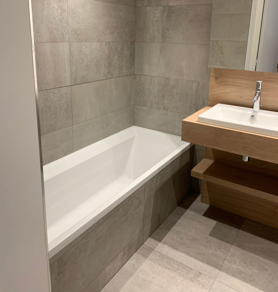 Pose de faïence et carrelage dans une salle de bain à Guérande