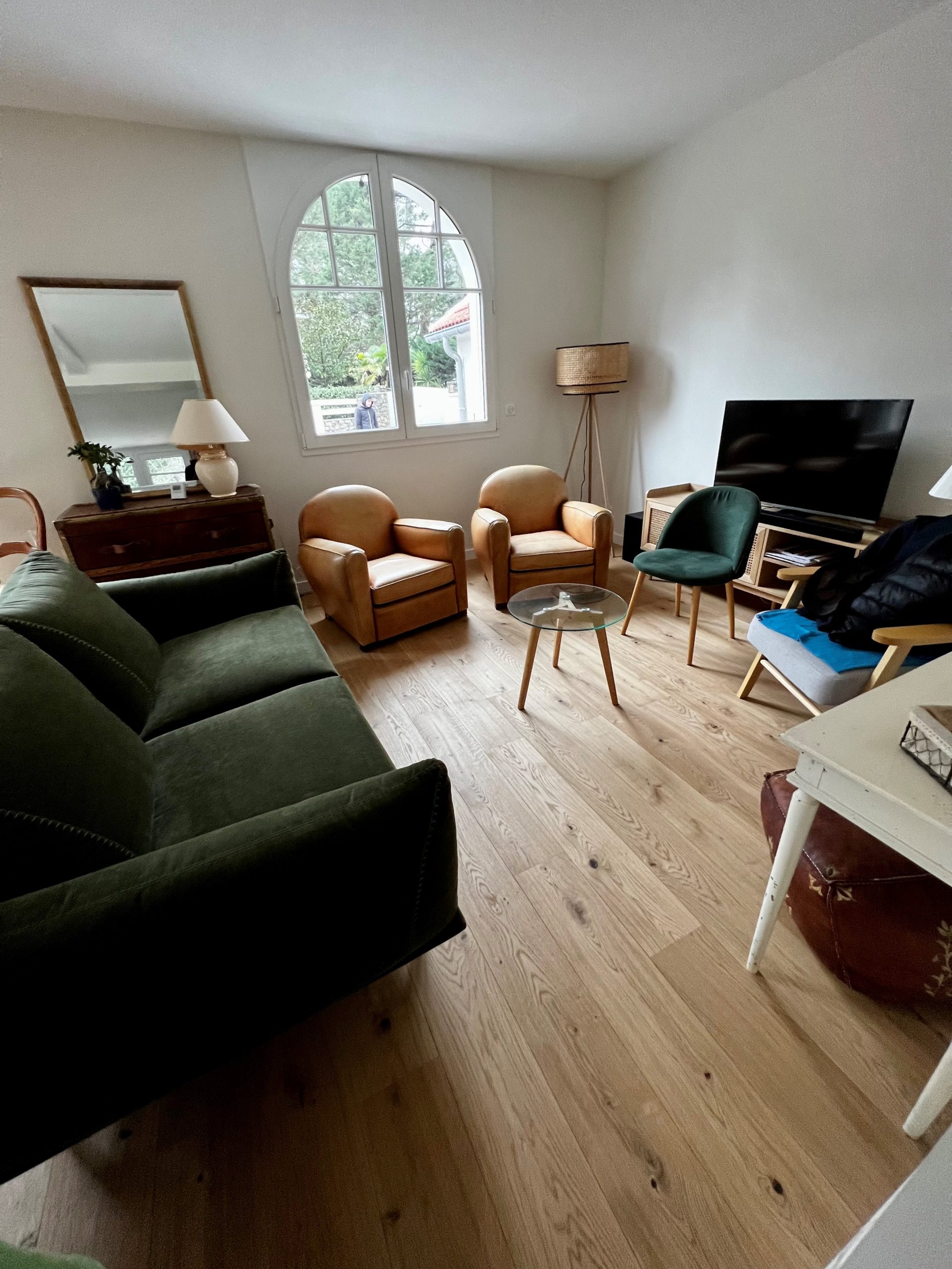 Pose de parquet dans le salon d'une maison à Guérande